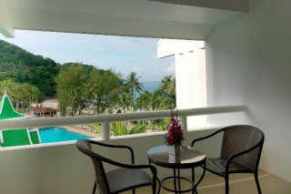 LeMeridien Phuket_10_DLX pool_4