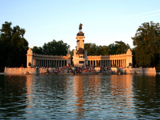 Alfonso XII Monument - Retiro park 600.jpg