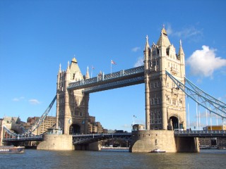 Eurovíkend Londýn letecky Tower bridge